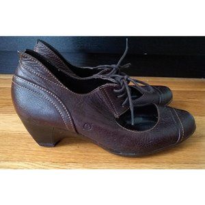 Born Gellar Lace-up Mary Jane Pumps in Dk Brown Leather, Size 6